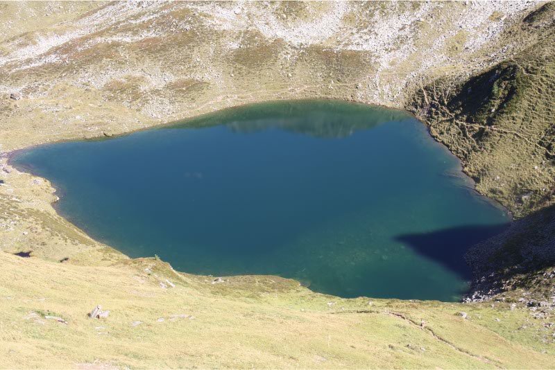 Kristalhelder-bergmeertje-op-de-Zwolfer